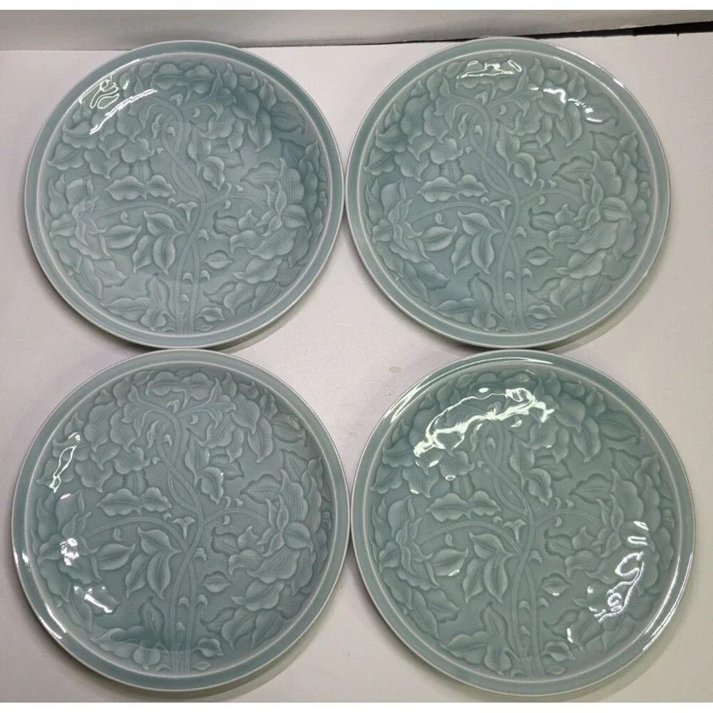 Set of 4 Japanese Celadon Floral Vine Dinner Plates 10
